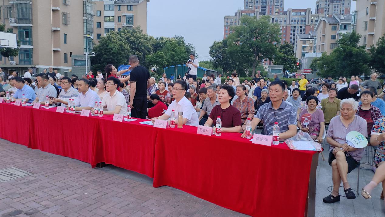 红心向党迎七一++党群聚力谱新篇——市建筑工程质量检测中心与共建社区携手共庆建党104周年.jpg